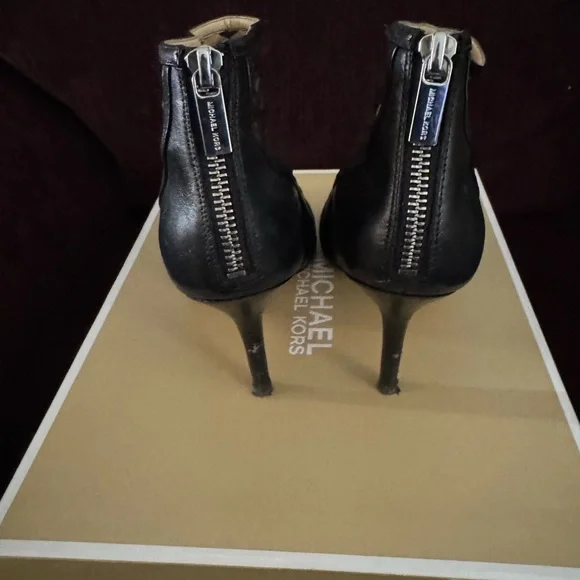 MICHAEL Michael Kors Black Lattice Peep-Toe Stiletto Heels - Picture 4 of 7